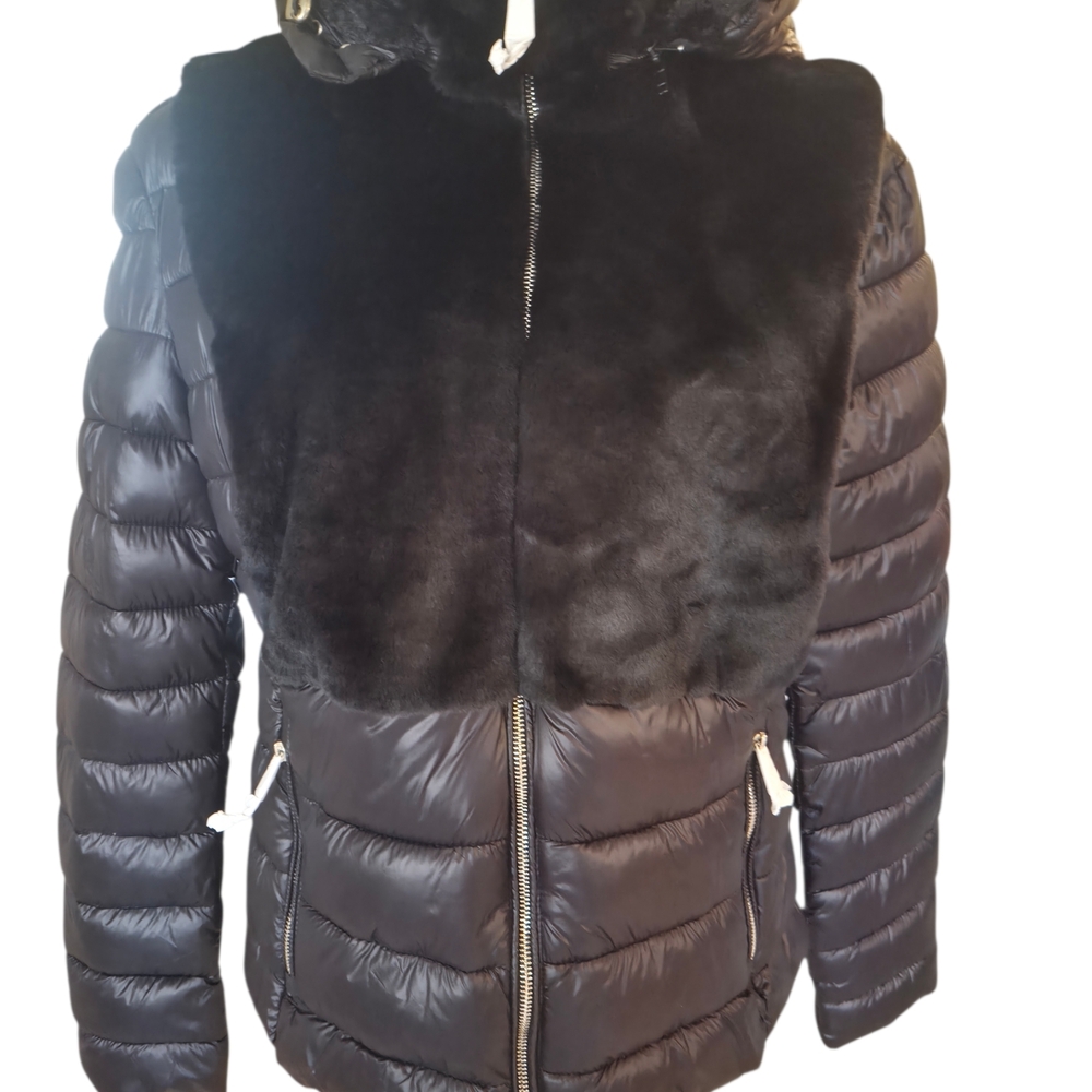 Women's Black Puffer Jacket with Faux Fur